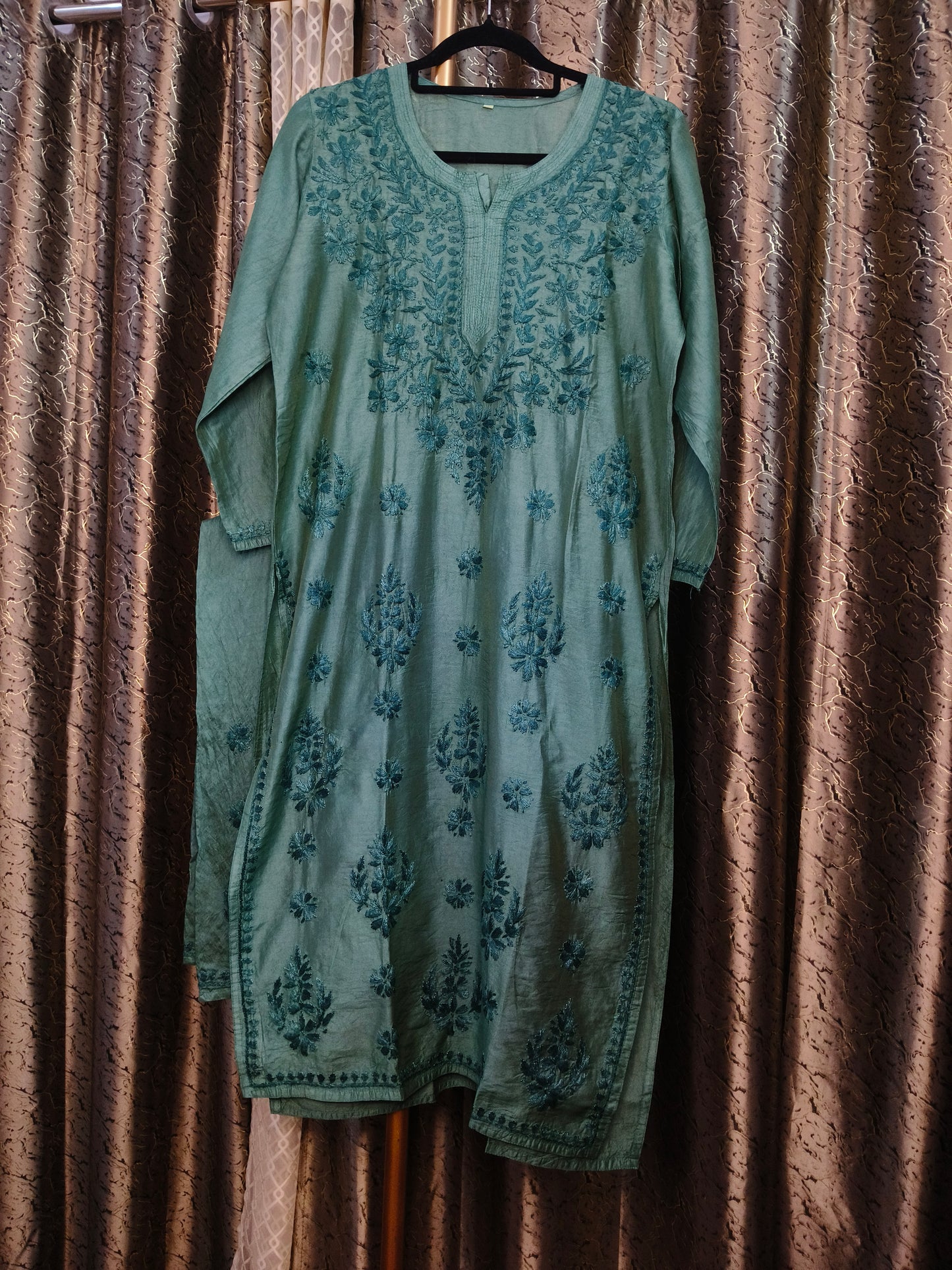 Green Chanderi Kurta Set with Palazzo | Handcrafted Chikankari Embroidery | Varnika Exclusive Chikan